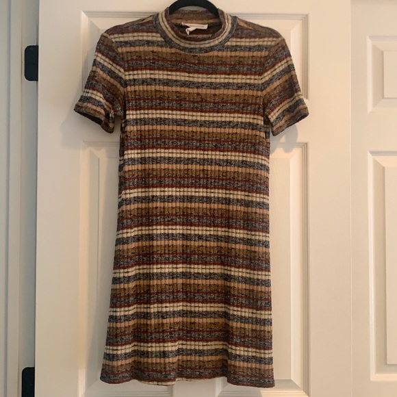 BCBG dress. Looks great with a denim or leather jacket and boots. - Picture 1 of 1